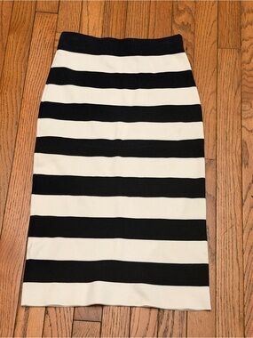 Ann Taylor bleu and White Striped knit Pencil Skirt